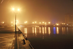 RMもオススメ 北海道　霧の幣舞橋と釧路川